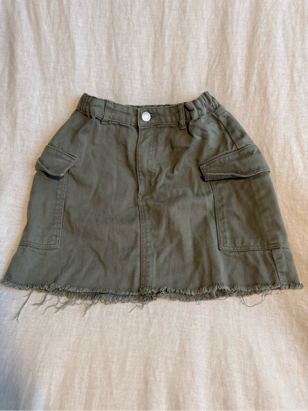 H&M girls cargo skirt